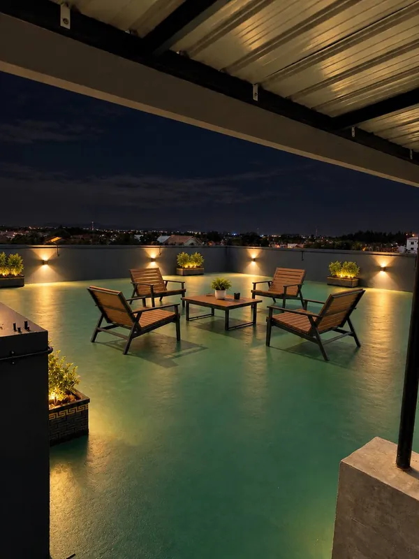 Rooftop lantai 4 di malam hari